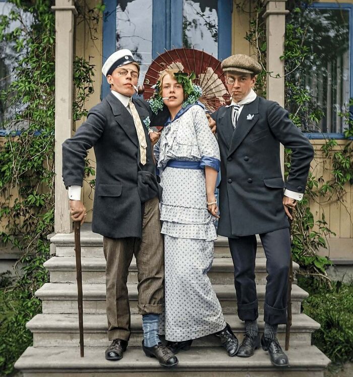 Three Friends Striking a Pose in Front of Villa Solhem, Helsinki, 1917 – Looks Like Fun Times!