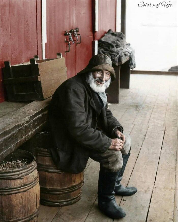 Old Fisherman in Bergen, 1902 – Weathered, Wise, and Wonderfully Photographed