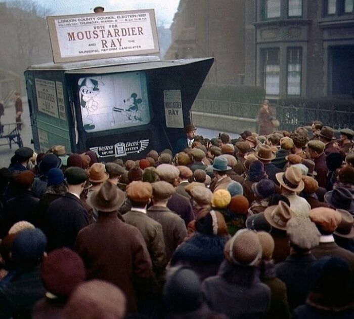 Whoa, They Added Color to These Old Photos and It’s Wild!