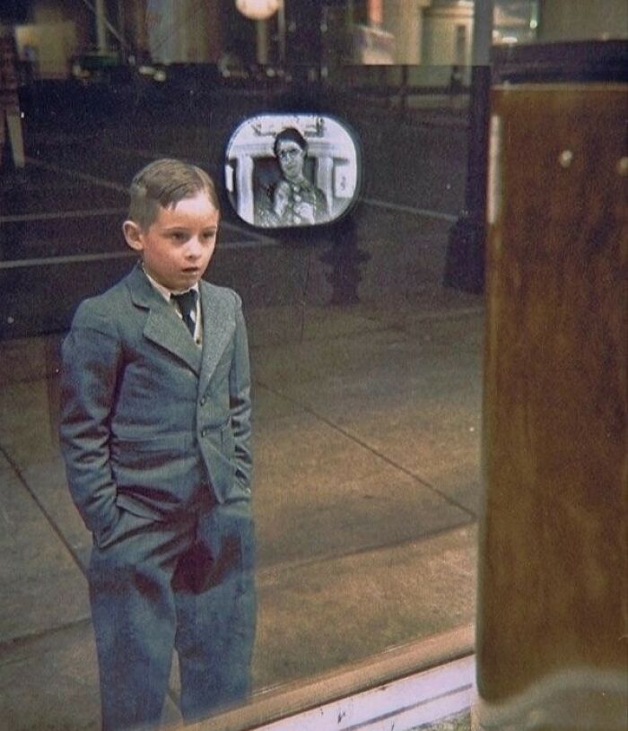 Whoa, They Added Color to These Old Photos and It’s Wild!