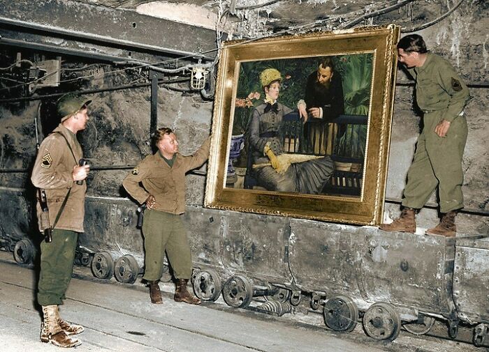 Whoa, They Added Color to These Old Photos and It’s Wild!