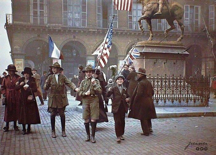 Whoa, They Added Color to These Old Photos and It’s Wild!