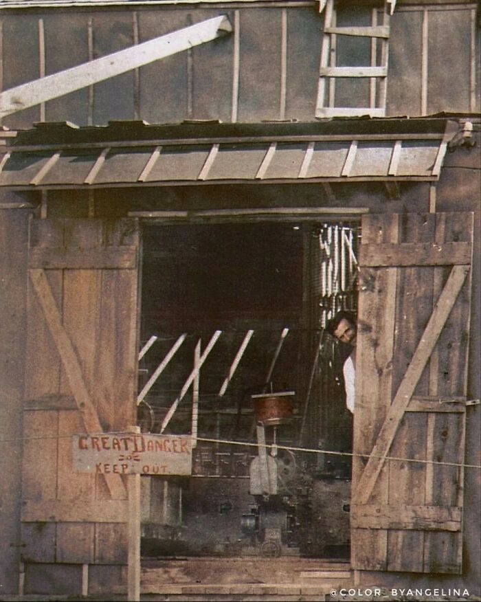 Whoa, They Added Color to These Old Photos and It’s Wild!