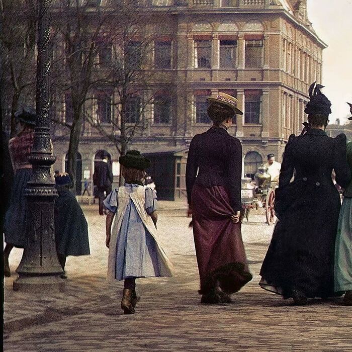 Whoa, They Added Color to These Old Photos and It’s Wild!