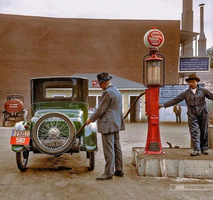 Whoa, They Added Color to These Old Photos and It’s Wild!