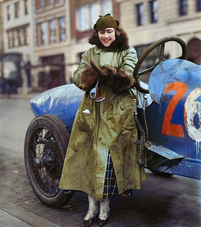 Whoa, They Added Color to These Old Photos and It’s Wild!