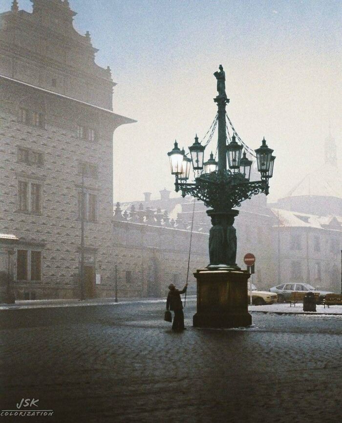 Whoa, They Added Color to These Old Photos and It’s Wild!
