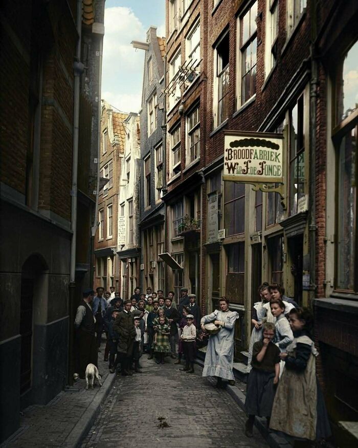 Whoa, They Added Color to These Old Photos and It’s Wild!