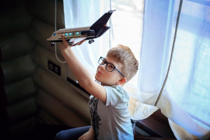 Wait, People Shared Their WORST Airplane Seatmates (And OMG, The Stories!)