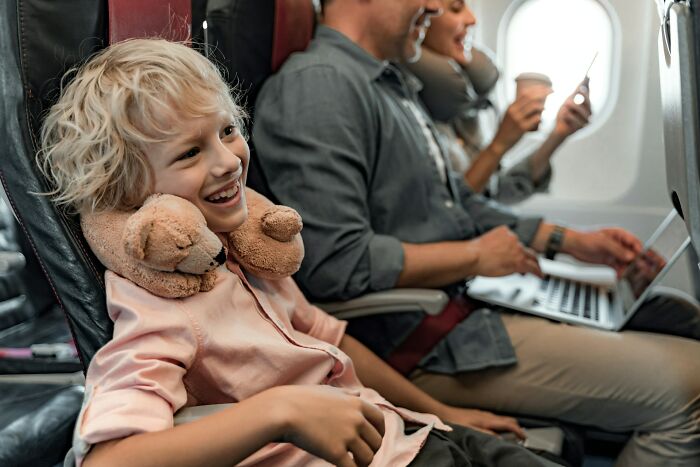 Wait, People Shared Their WORST Airplane Seatmates (And OMG, The Stories!)
