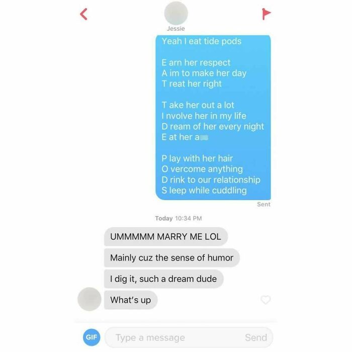 Let's Dive Into 49 Dating Texts That Are So Cringe, They're Actually Hilarious
