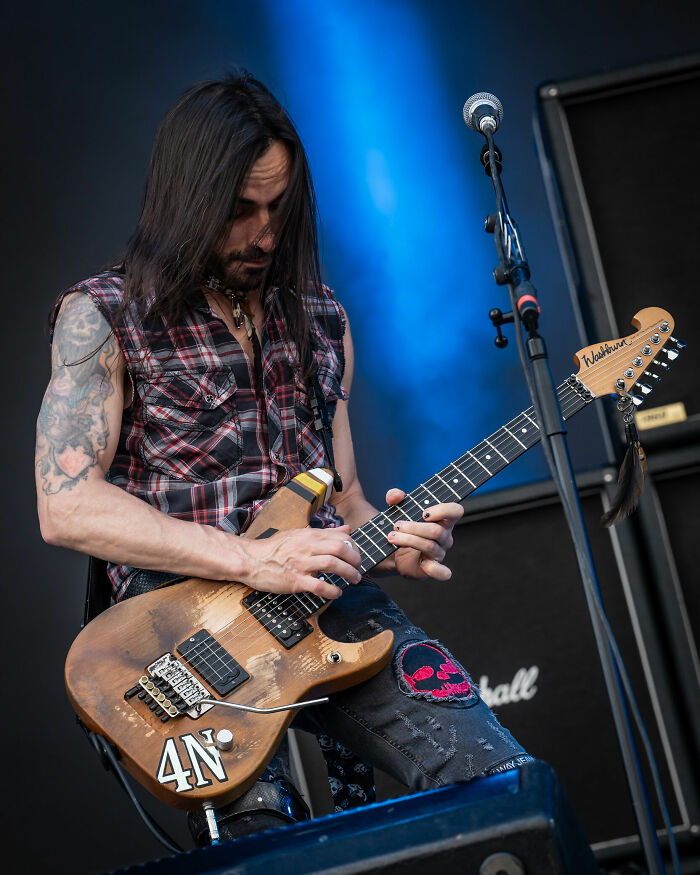 Nuno Bettencourt: Guitar Hero, 60