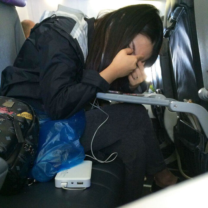 Epic Zit Squeezing Marathon Mid-Flight