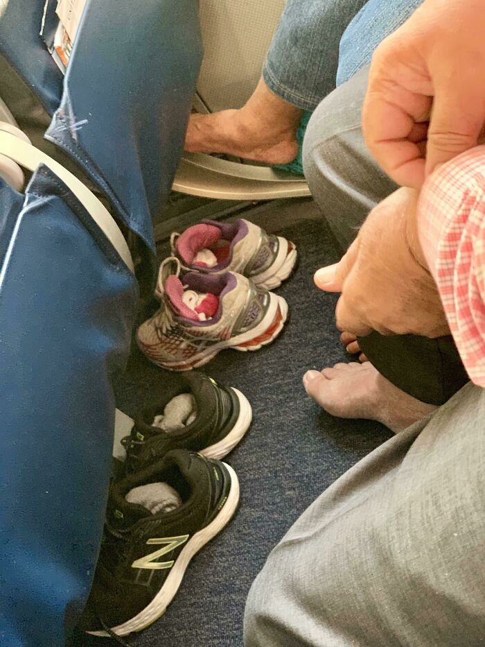 11 Hours Stuck on the Runway With These Seatmates