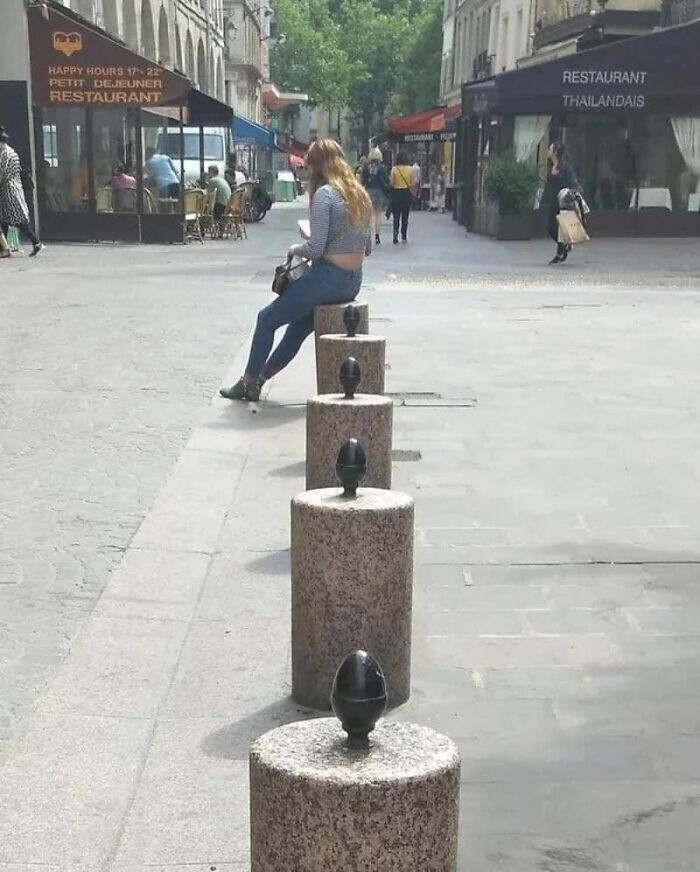 Wait, They Actually Took These Photos?! The Internet’s Weirdest Snapshots