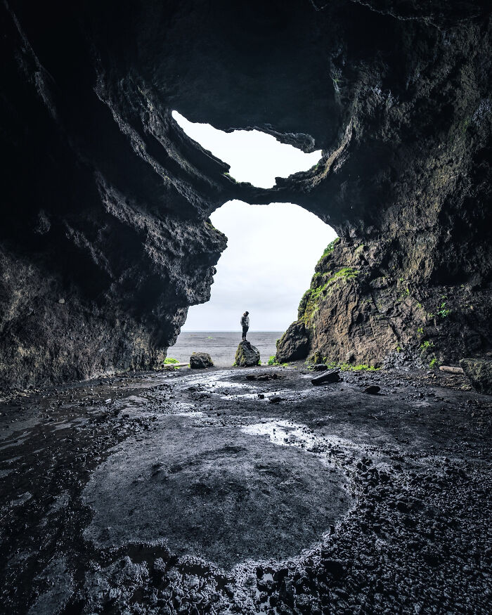 You Won't Believe How This Photographer Finds Perfect Symmetry Everywhere!