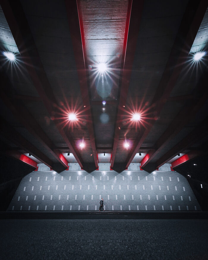 You Won't Believe How This Photographer Finds Perfect Symmetry Everywhere!