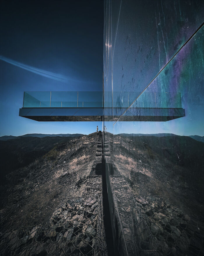 You Won't Believe How This Photographer Finds Perfect Symmetry Everywhere!