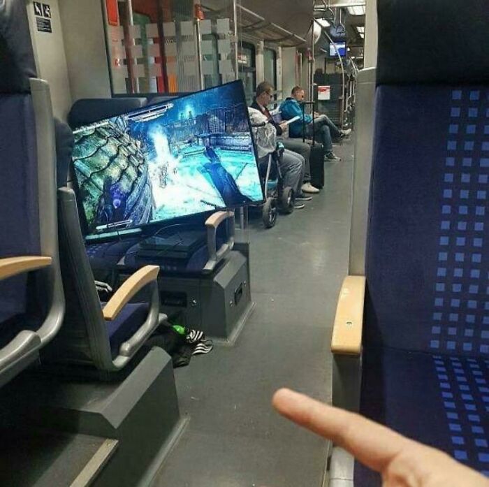 Just Another Totally Normal Day on the Subway