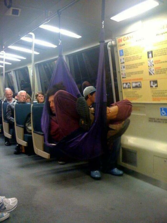This Guy Made a Hammock on the Train
