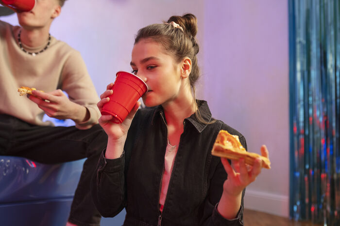 Wait, People Actually Charged Friends for Pizza?! The Wildest Cheap Moments Ever