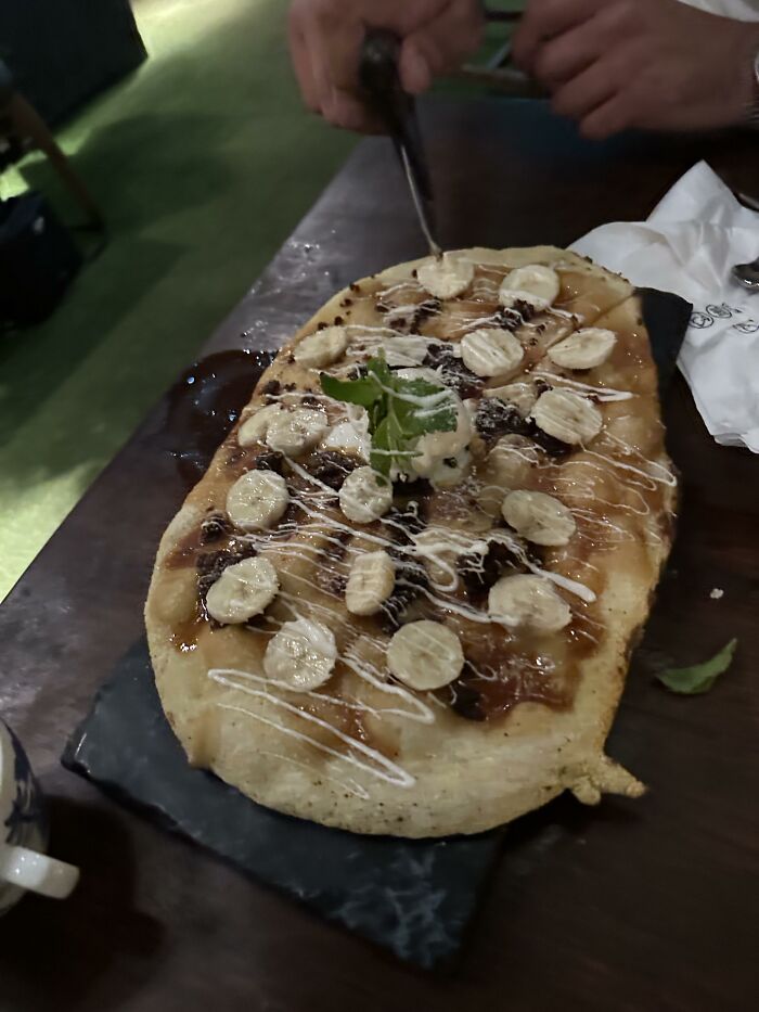 Dessert Pizza with Banana, Treacle & Chocolate Chips: Sweet Tooth Gone Wild