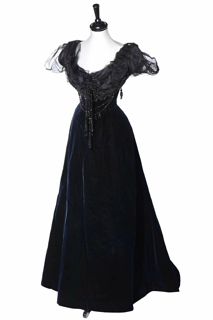 A Midnight-Blue Velvet Evening Gown By Jay's Of Regent St., London, Circa 1905