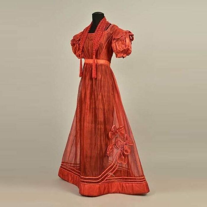 Sheer Gauze Dress Attributed To Madame Hyde De Neuville, 1828, France