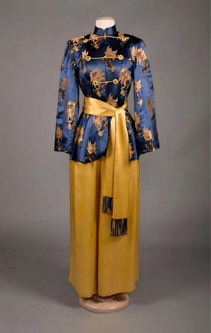 Sleek Silk Charmeuse Pajamas From The 1940s That Look Amazing