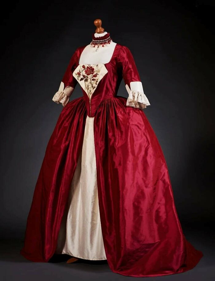 Bright Red Silk Taffeta Robe A L’anglaise With Hand Embroidery