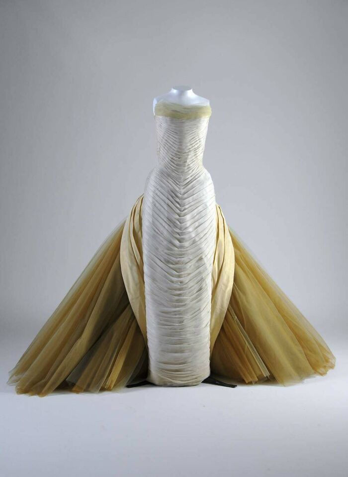 The "Butterfly" Evening Dress By Charles James From 1954 — A Work of Art