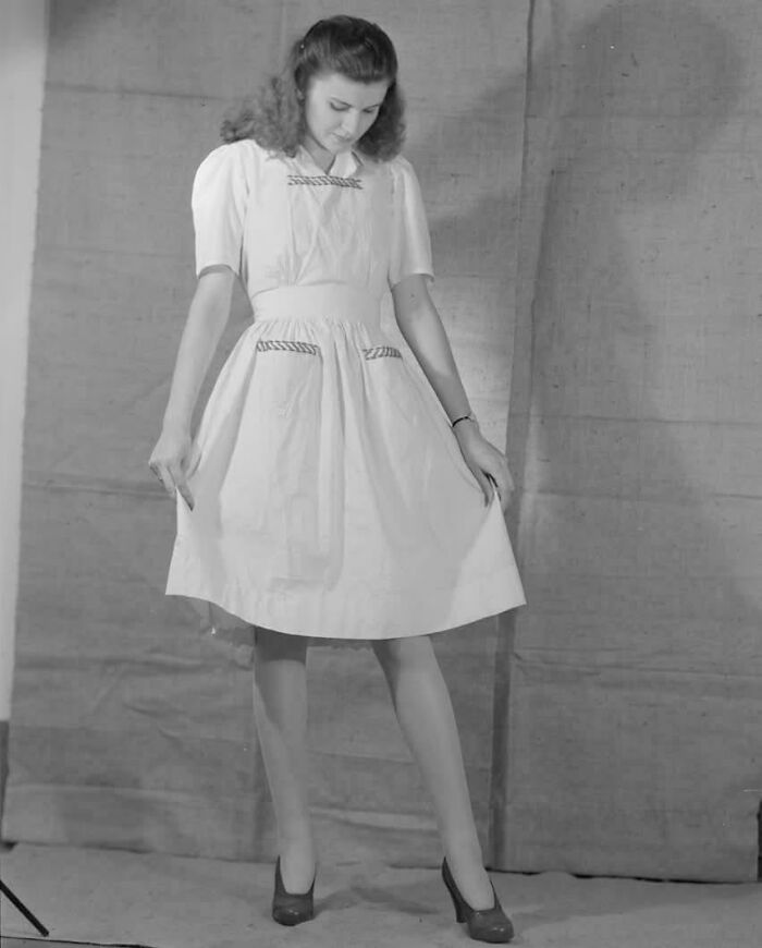 1940: Low-Income Students Got This Skirt & Blouse Designed Just For Them—Only 57 Cents To Make!