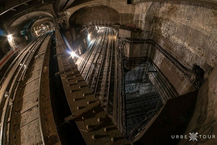 Paris’s Subway Circus: Three Metro Lines Cross Like A Puzzle