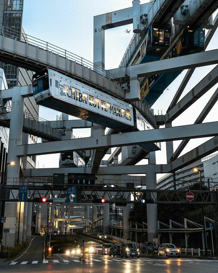 Chiba Urban Monorail Intersection: Monorail Meeting Spot In Japan