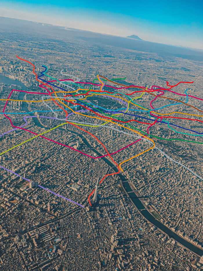 Tokyo Subway Network Seen From Above: All Those Lines, Wow!
