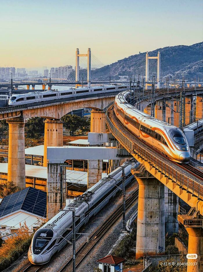 Bullet Trains In Fuzhou, China: Zoom Zoom!