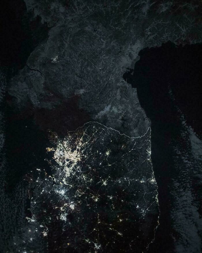 Astronaut’s Night Shot: North and South Korea Border from Space
