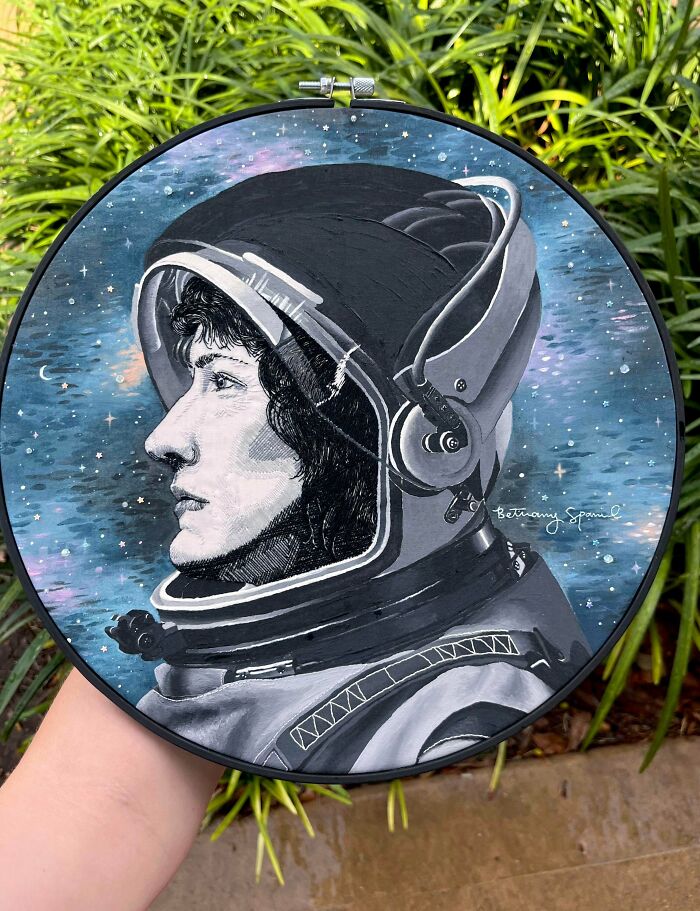 Glow-in-the-Dark Astronaut Portrait That’s Out of This World