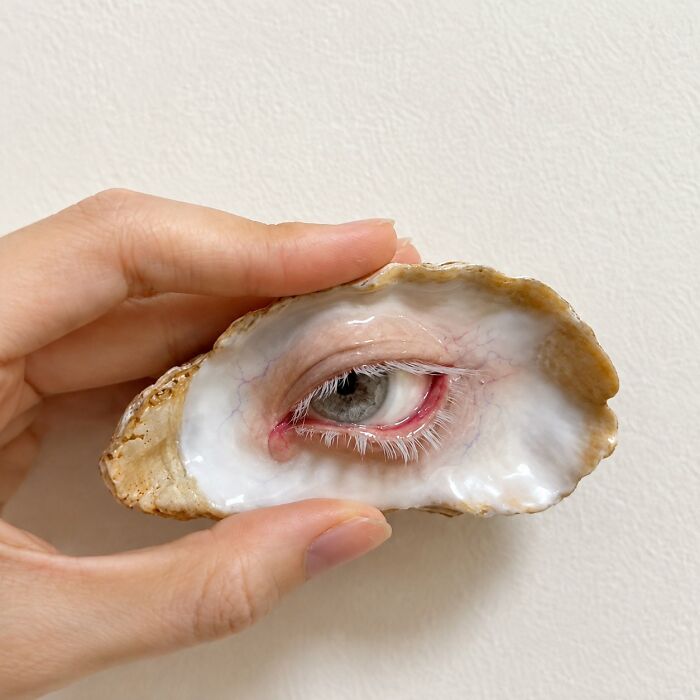 Carmilla Blood-Tear, Thermochromic Oyster Eye