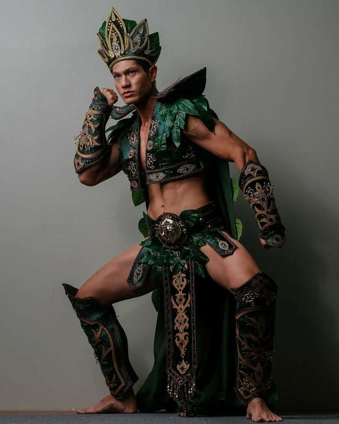 Malaysia's Costume That Screams 'Look At Me!','