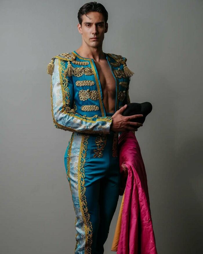 Spain’s Costume Full of Flamenco Flavor
