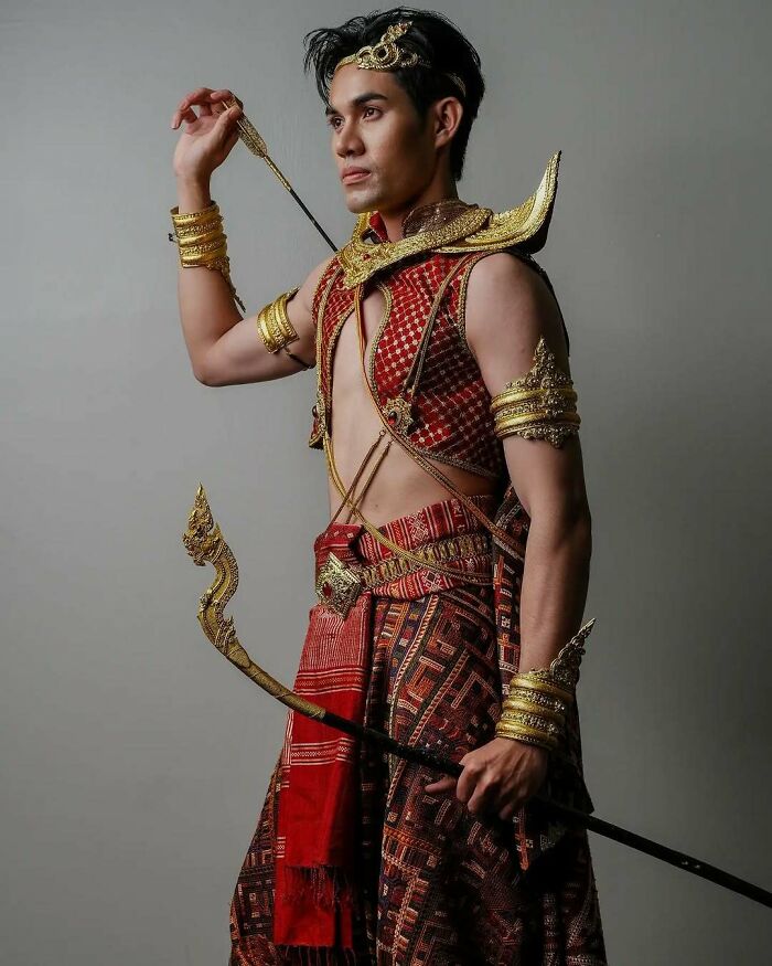 Laos’ Costume Brings the Heat