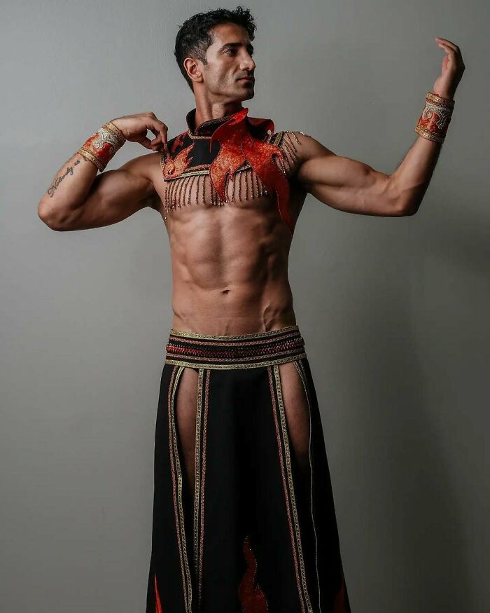 Azerbaijan’s Costume? So Slick!
